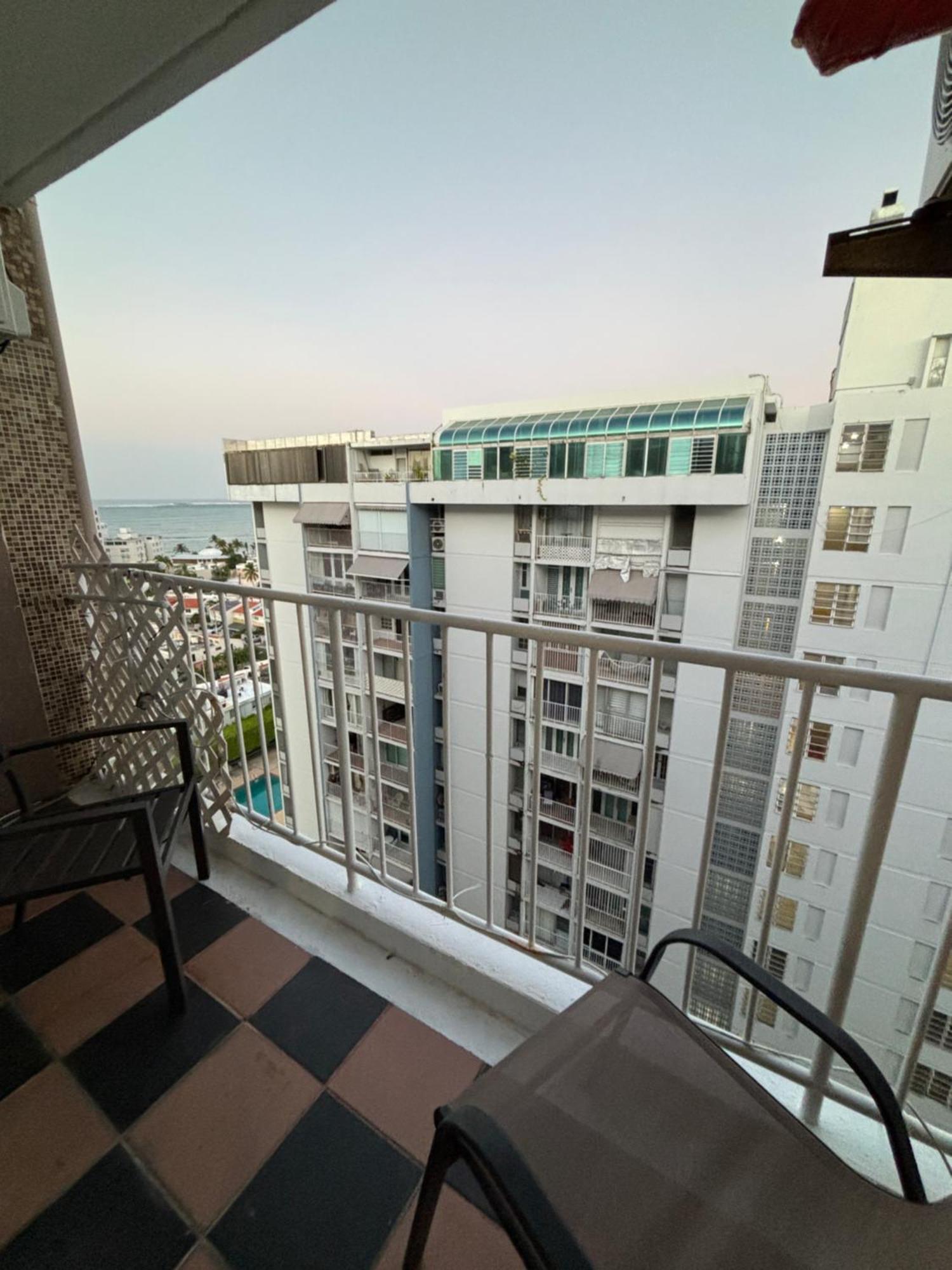 Isla Verde Modern Apartment With Pool San Juan Kültér fotó