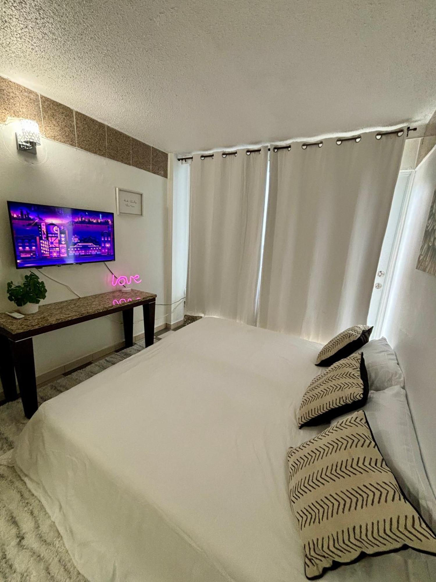 Isla Verde Modern Apartment With Pool San Juan Kültér fotó