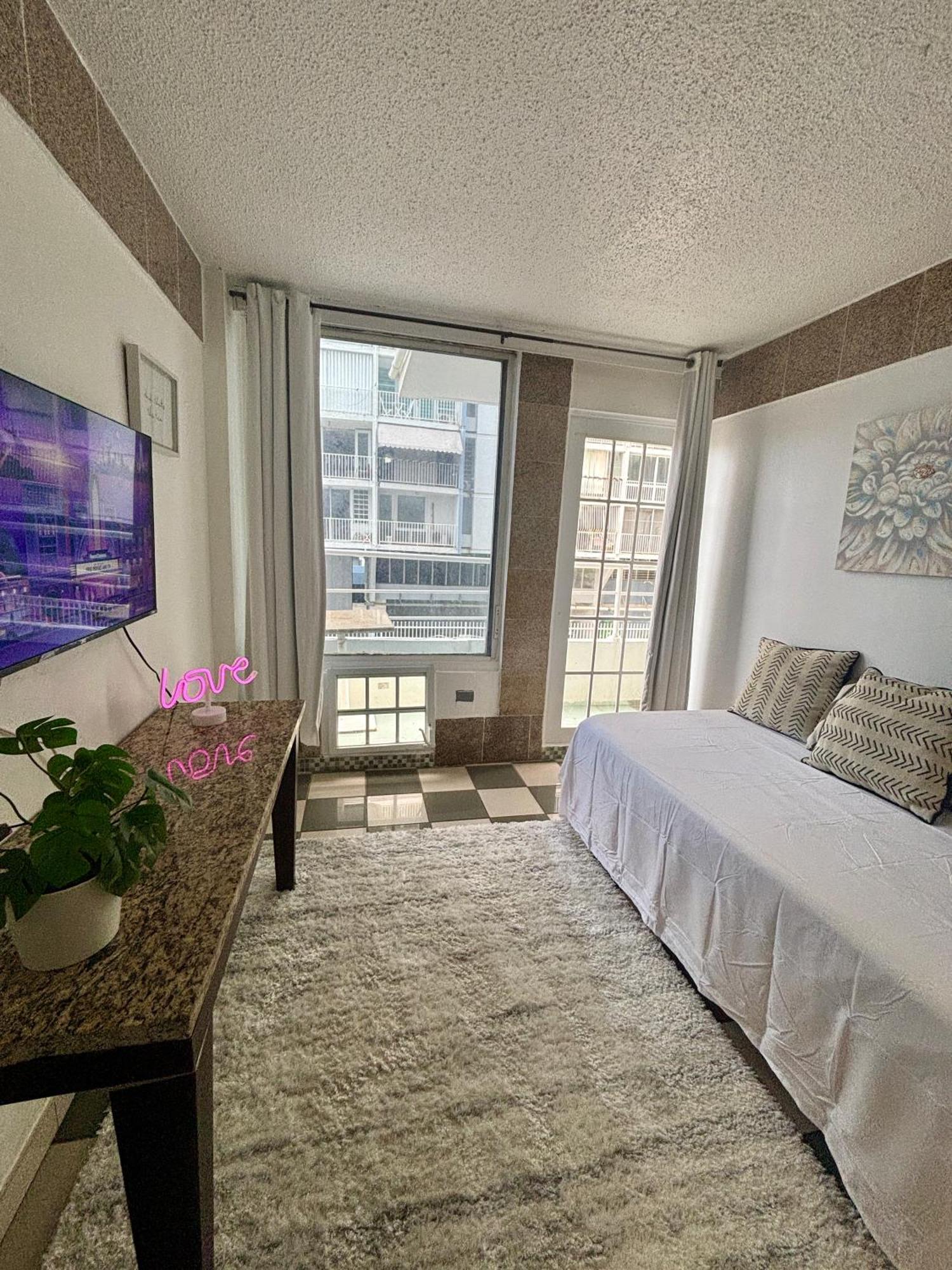Isla Verde Modern Apartment With Pool San Juan Kültér fotó